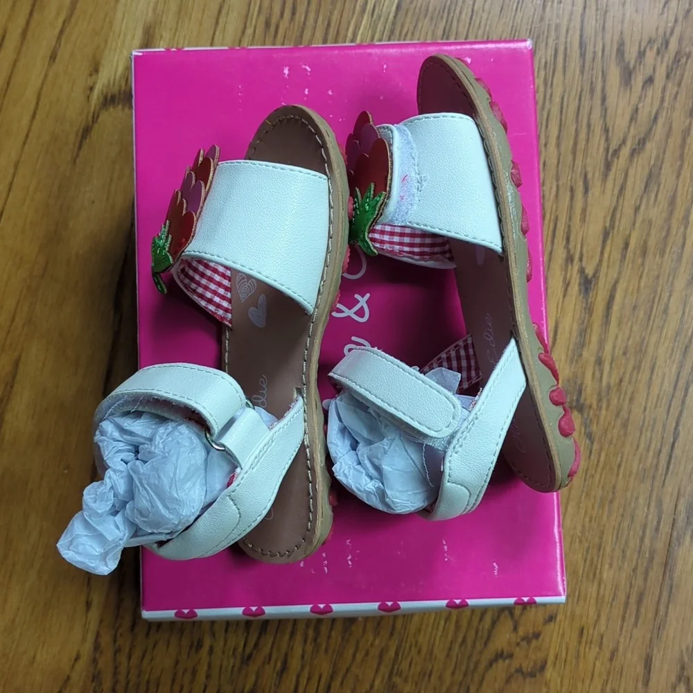 NIB Olive & Edie Lil' Sweetie Sandal Strawberry Appliqué Shoe Size 5T